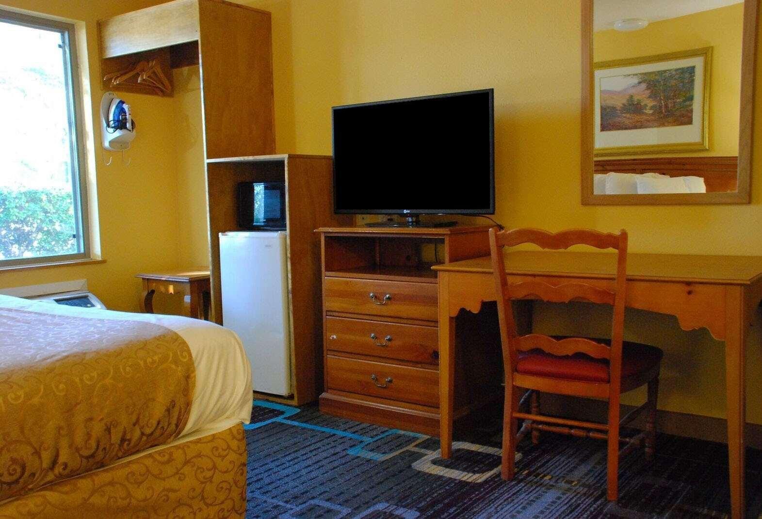 Americas Value Hotel Addison