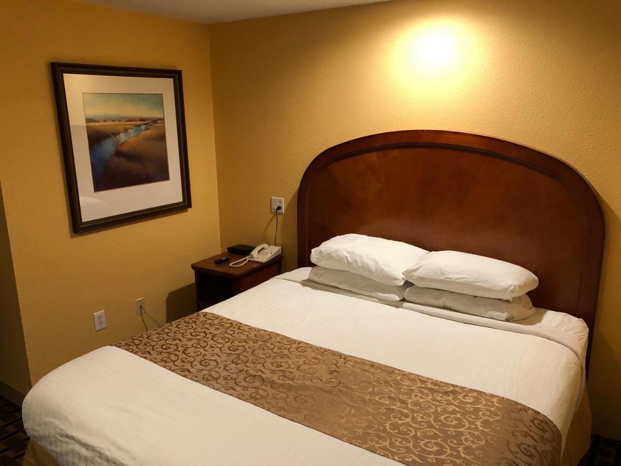 Americas Value Hotel